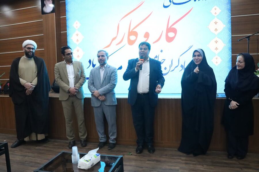 کارگران نمونه سازمان مدیریت آرامستانها تجلیل شدند