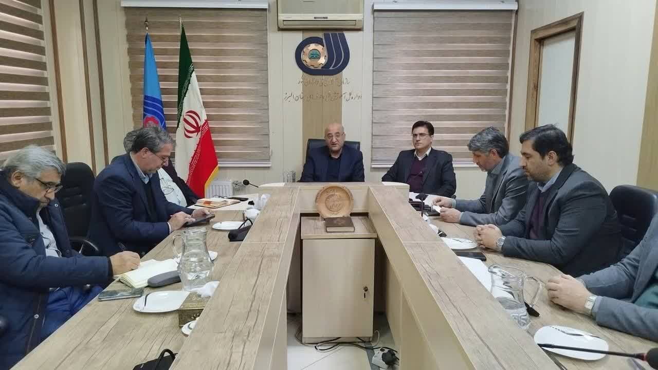نشست مشترک برای ایجاد الگوی آموزشی ملی در اشتهارد برگزار شد