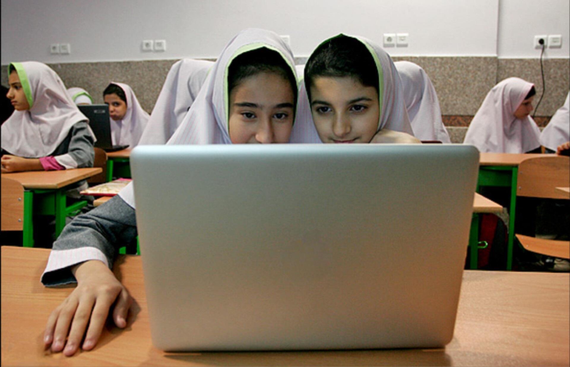 اتصال ۱۸۶ مدرسه البرز به شبکه فیبرنوری